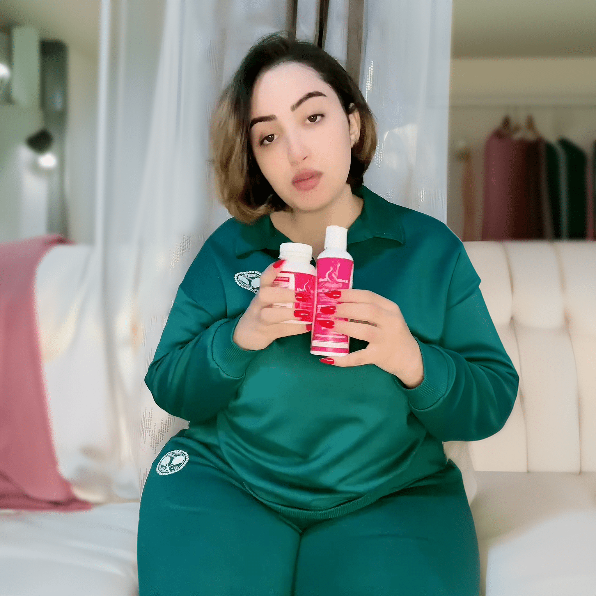 منتج بودي فول لتكبير الأرداف والصدر بشكل طبيعي وآمن، يعزز الأنوثة ويزيد الوزن في المناطق الأنثوية، مناسب لكل بنت تبحث عن جسم متناسق وفورمة مثالية بدون أضرار